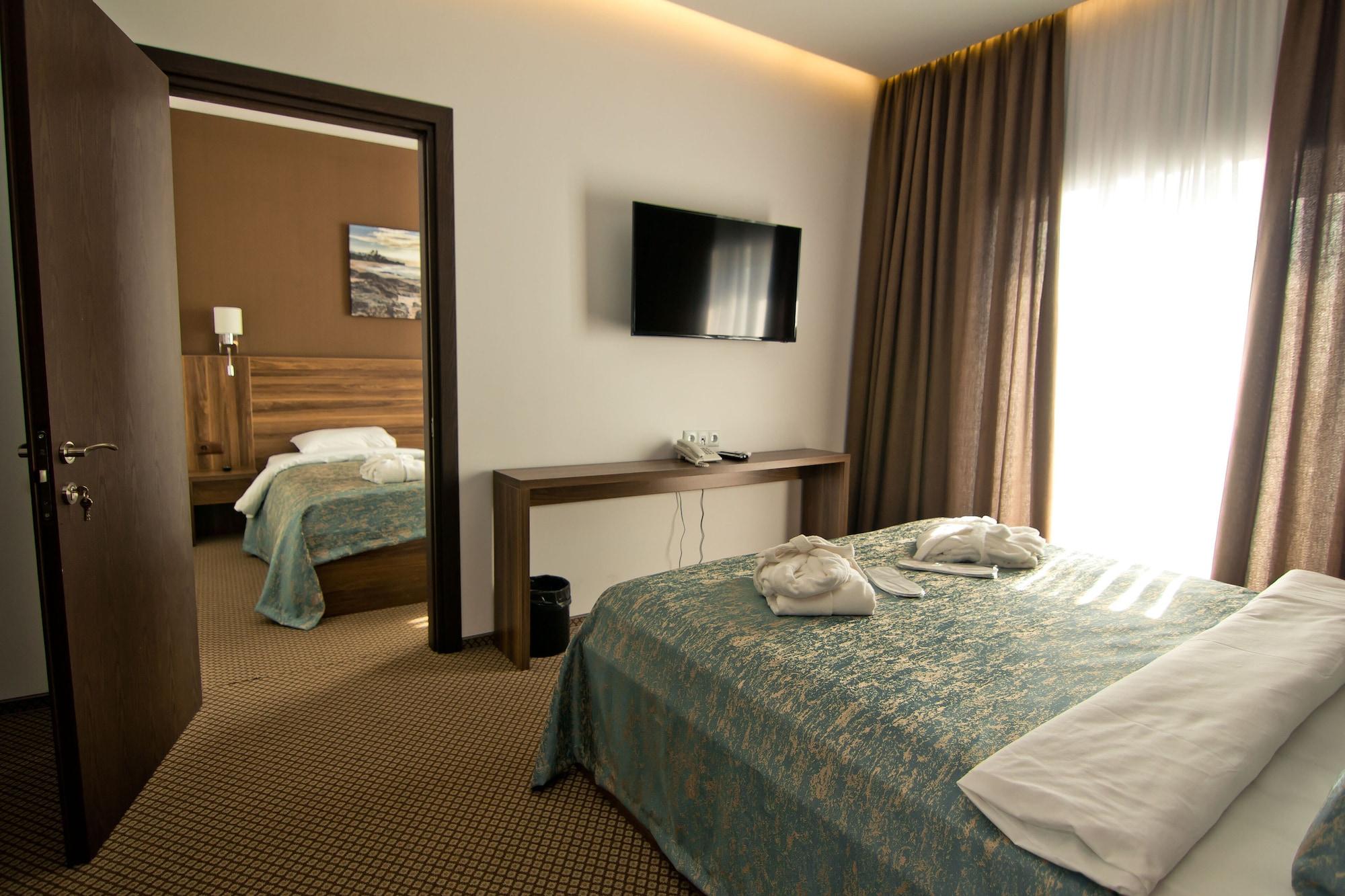 Sky Inn Batoumi Extérieur photo