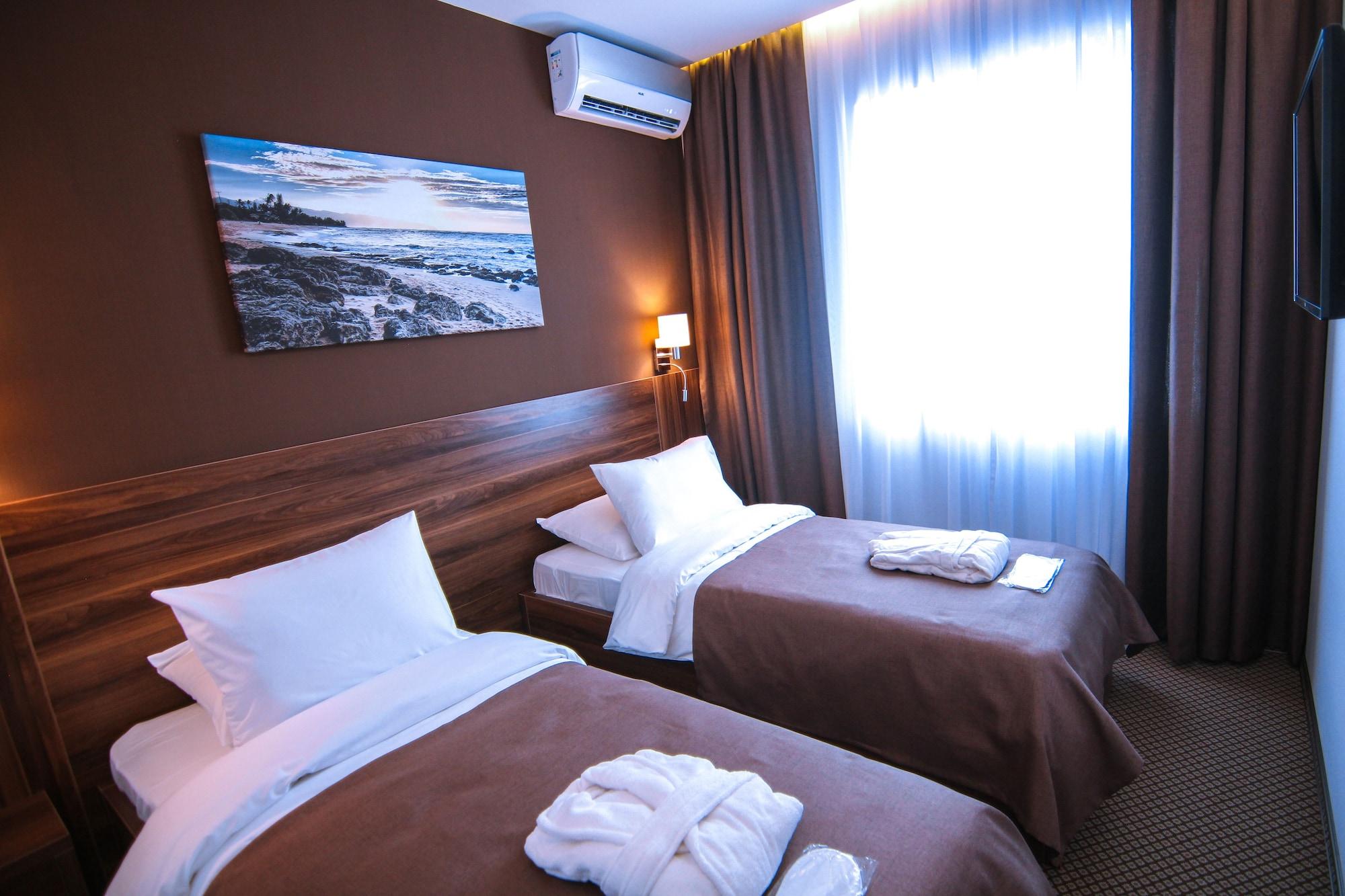 Sky Inn Batoumi Extérieur photo
