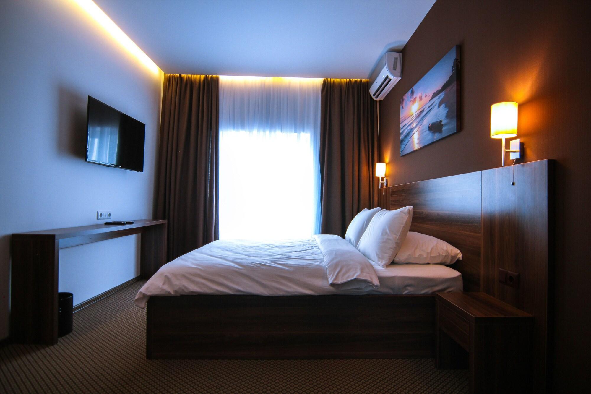 Sky Inn Batoumi Extérieur photo