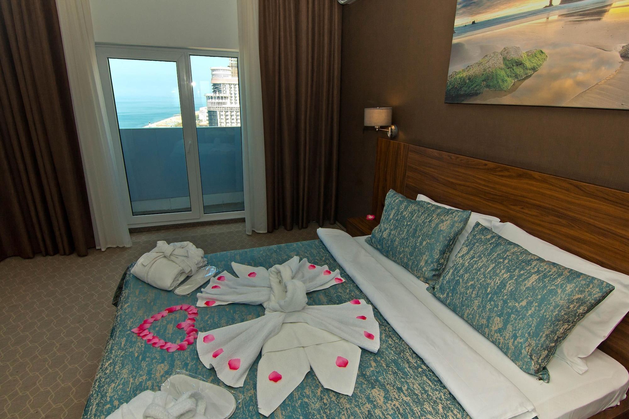 Sky Inn Batoumi Extérieur photo