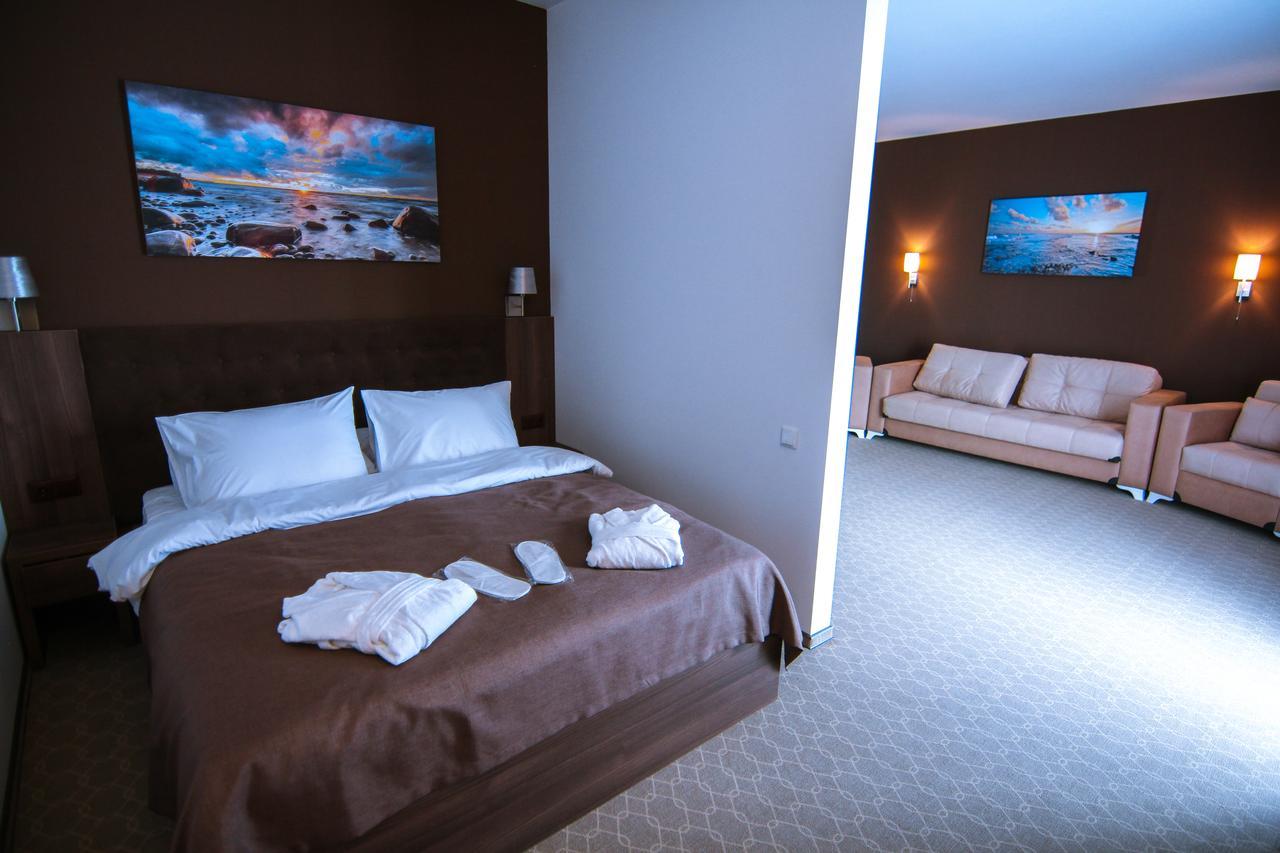 Sky Inn Batoumi Extérieur photo