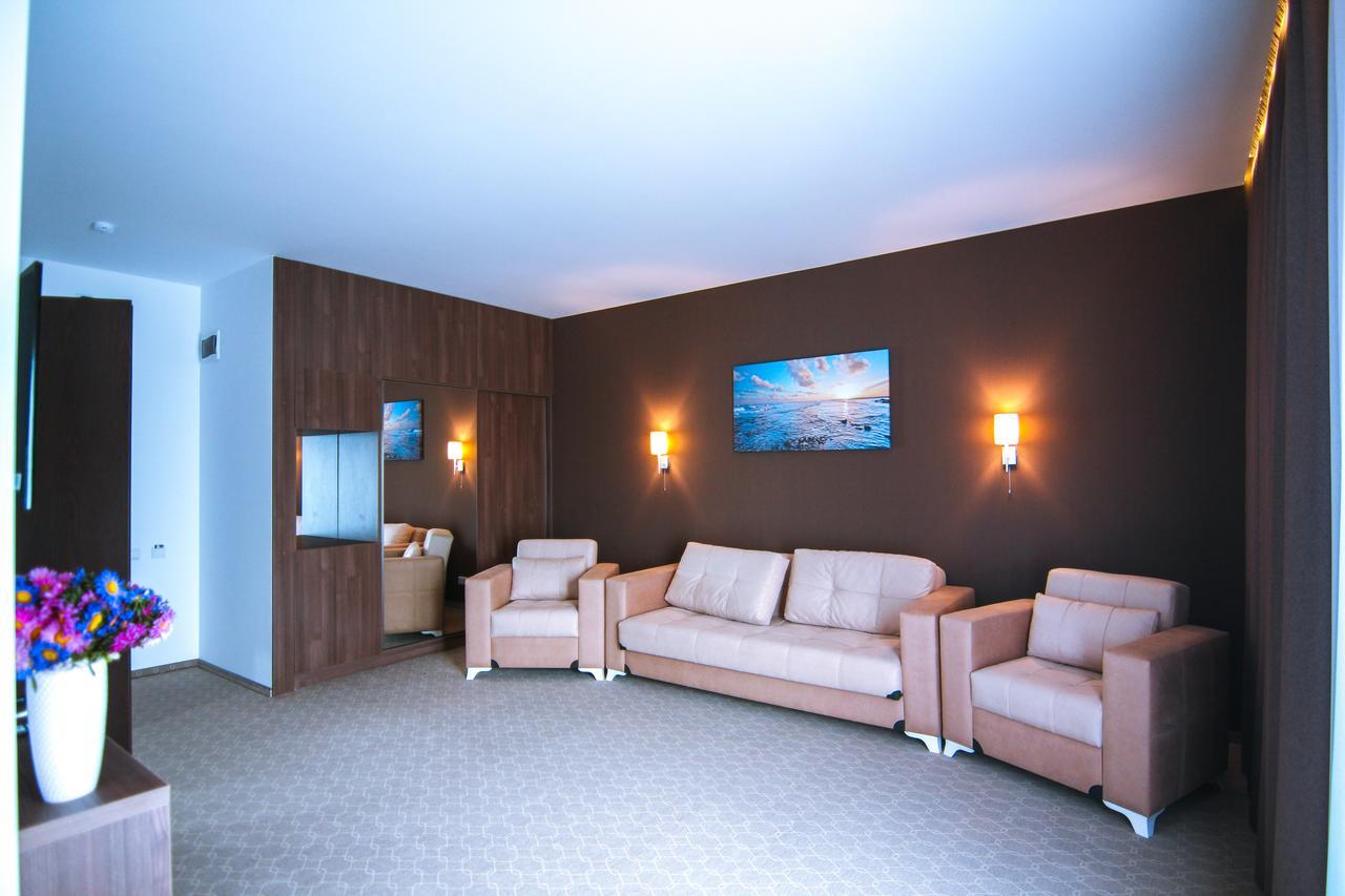 Sky Inn Batoumi Extérieur photo