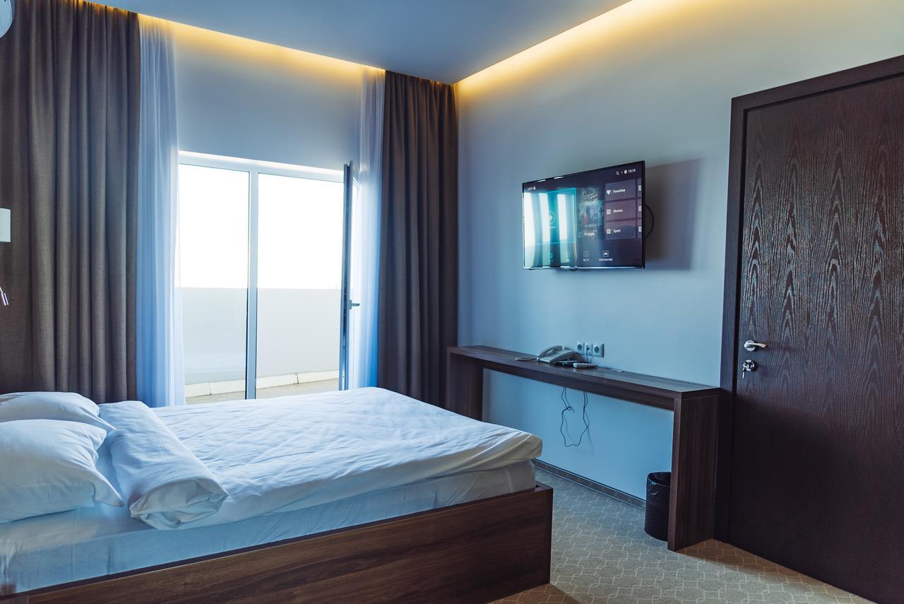 Sky Inn Batoumi Extérieur photo