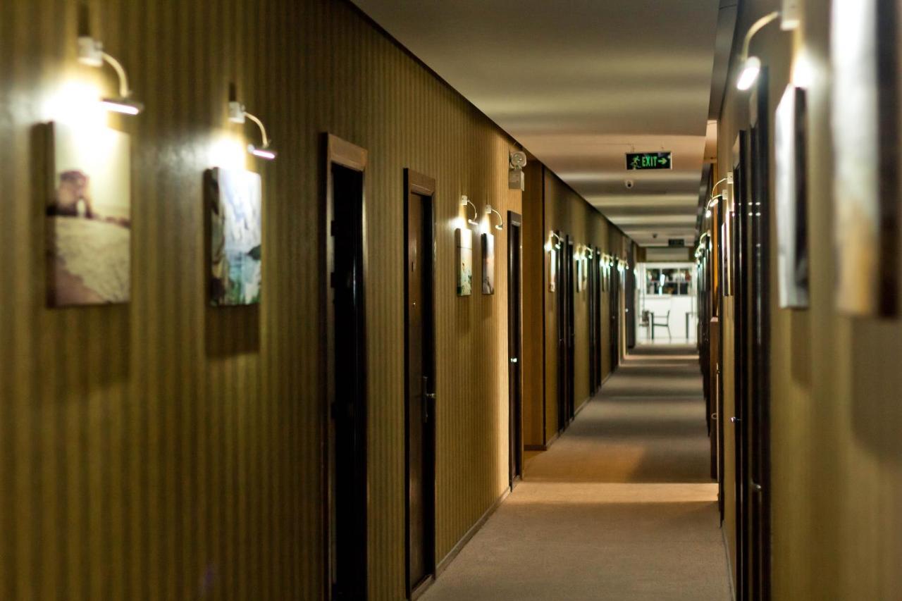Sky Inn Batoumi Extérieur photo