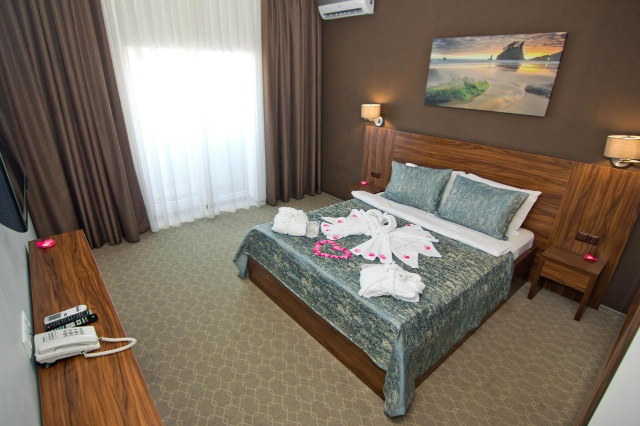 Sky Inn Batoumi Extérieur photo